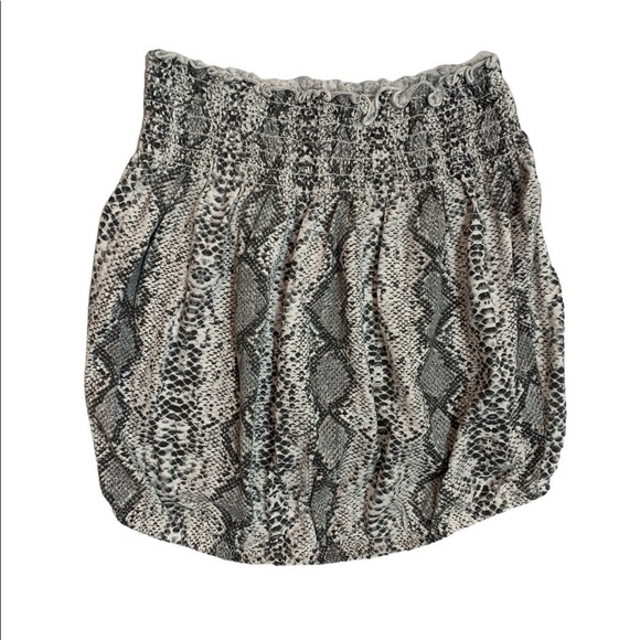 🌸2/$25 NWT Anthropologie Black White T.La Jia Smocked Tube Top Reptile Print - Picture 3 of 7